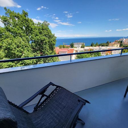 Apartment With Direct Sea View, Free Parking And Close To Beaches And Promenade Lovran Exteriör bild