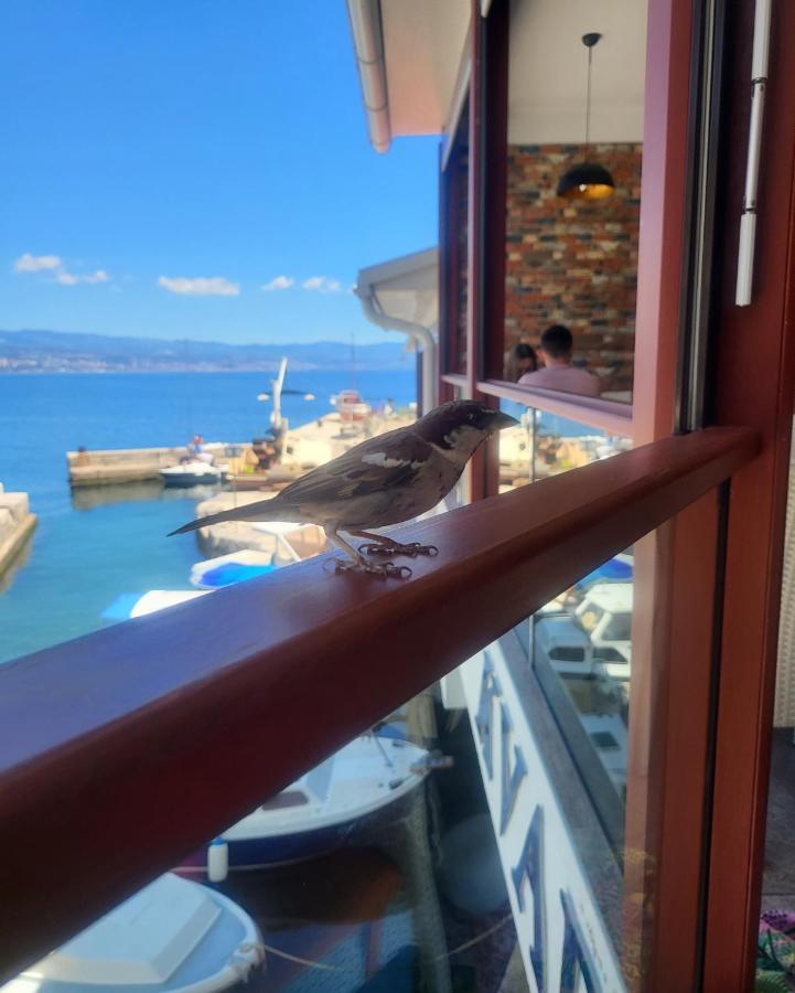 Apartment With Direct Sea View, Free Parking And Close To Beaches And Promenade Lovran Exteriör bild